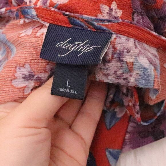 Daytrip | Floral Boho V Neck Top Large - Picture 6 of 8